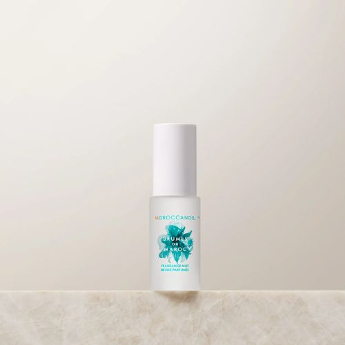 Moroccanoil vous offre sa fragrance signature en bouteille pour une véritable expérience sensorielle envoûtante.