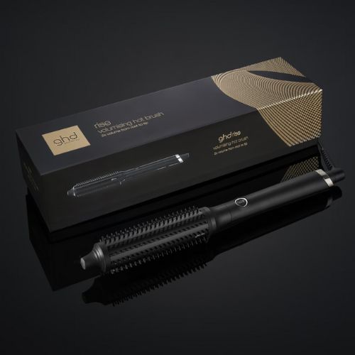 La brosse chauffante ghd offre un volume de la racine jusqu'aux pointes pour des coiffures élégantes et plus de mouvements.