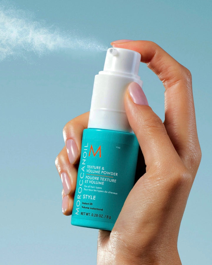 Poudre Texture & Volume Moroccanoil pour cheveux fins, volume instantané à la racine, fini semi-mat et texture légère, flacon turquoise