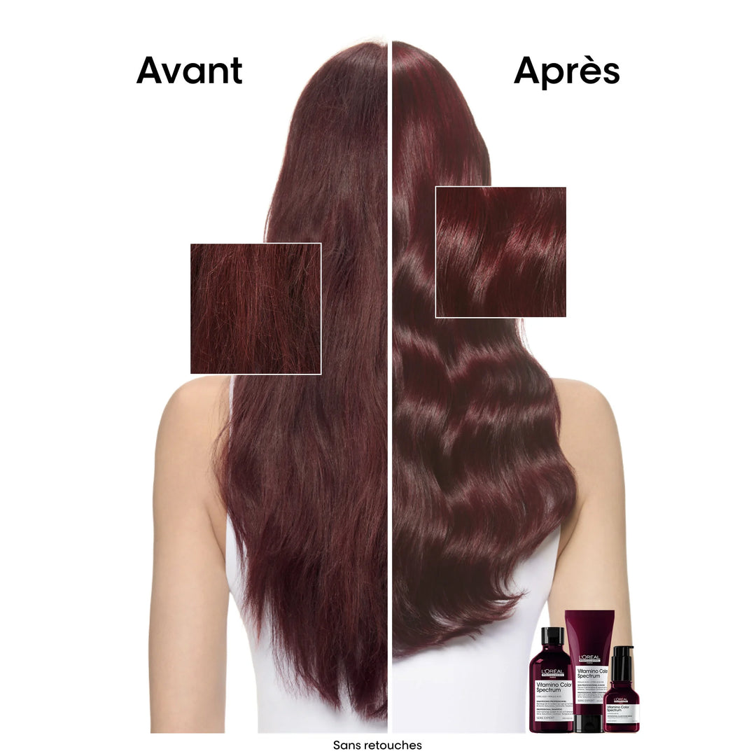 Résultat avant et après l’utilisation du trio Vitamino Color Spectrum de L’Oréal Professionnel sur des cheveux colorés bordeaux : à gauche, cheveux ternes et secs; à droite, cheveux lisses, brillants et nourris, avec un effet miroir. Fond blanc, vue de dos sans retouches.