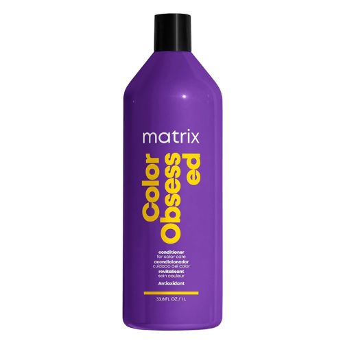 Format professionnel 1 litre du revitalisant Matrix Color Obsessed Total Results, parfait pour entretenir durablement l’éclat des cheveux colorés