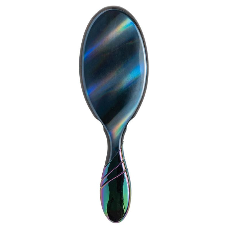 Vue arrière de la brosse Wet Brush Pro avec finition métallisée Galaxy bleu-vert-violet, poignée incurvée et dos lisse, fond blanc épuré.