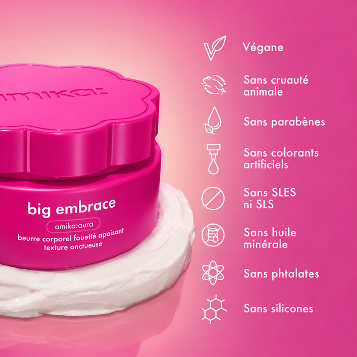 Beurre corporel AMIKA Big Embrace en pot rose avec formule végane, sans parabènes, silicones, phtalates, SLS, SLES ni huile minérale.