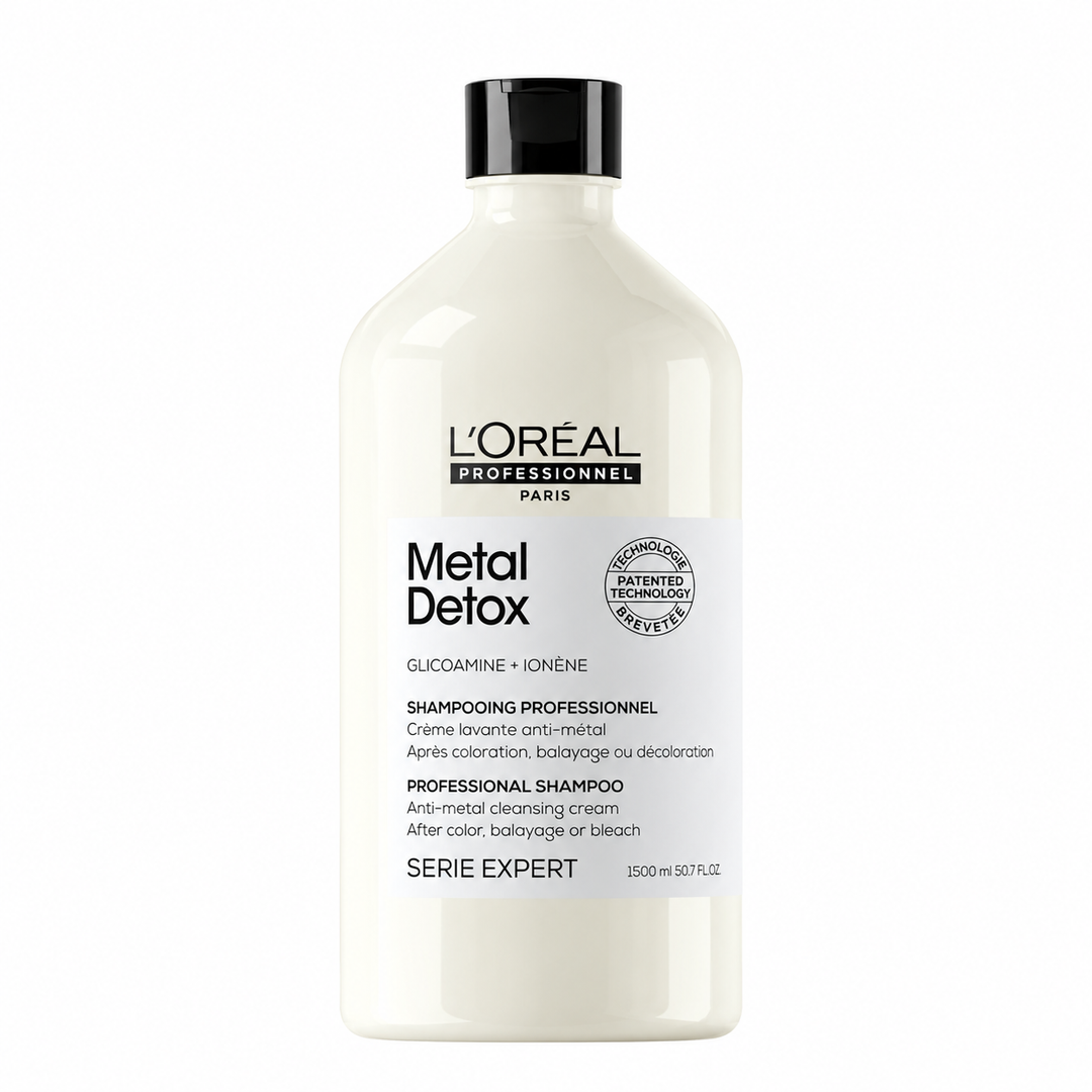Grand format L’ORÉAL Professionnel Metal Detox 1500 ml, shampoing professionnel anti-métal à la Glicoamine sur fond blanc.