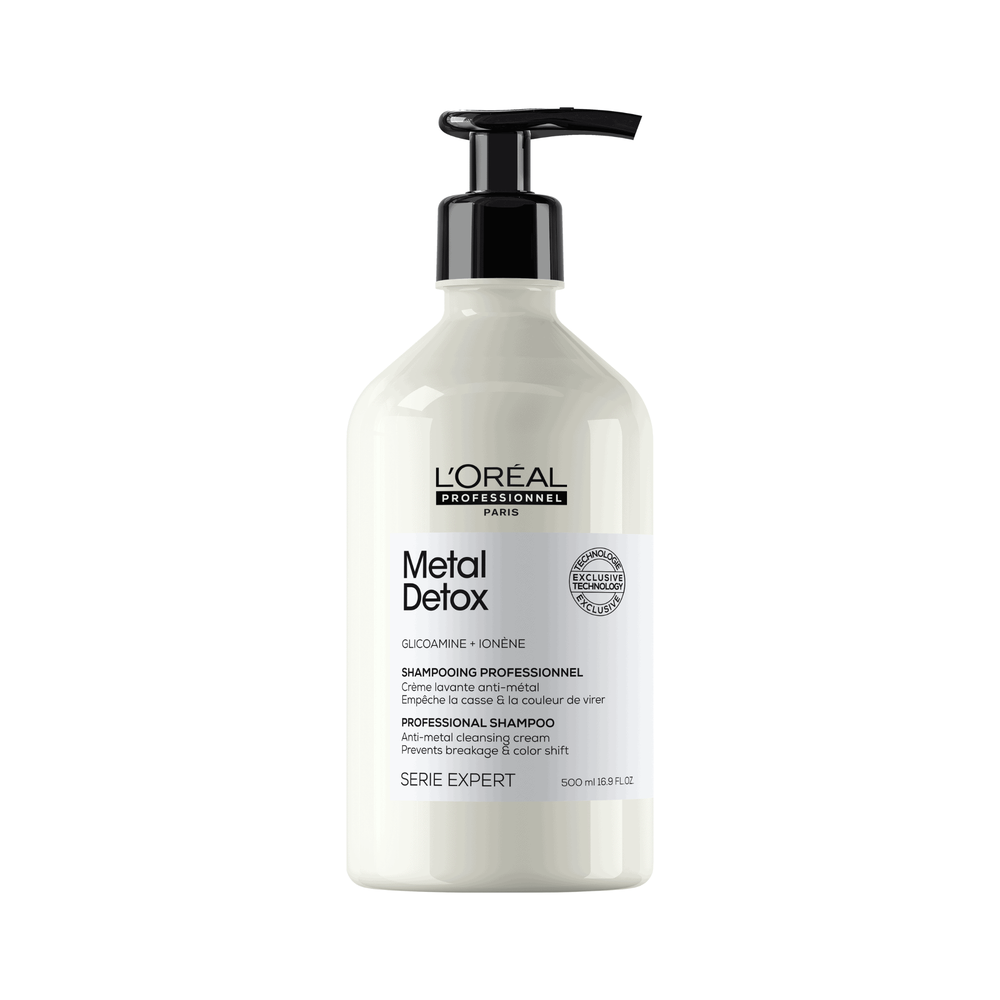 Shampoing anti-métal L’ORÉAL Professionnel Metal Detox 500 ml, bouteille blanc crème avec pompe noire, Glicoamine et Ionène.