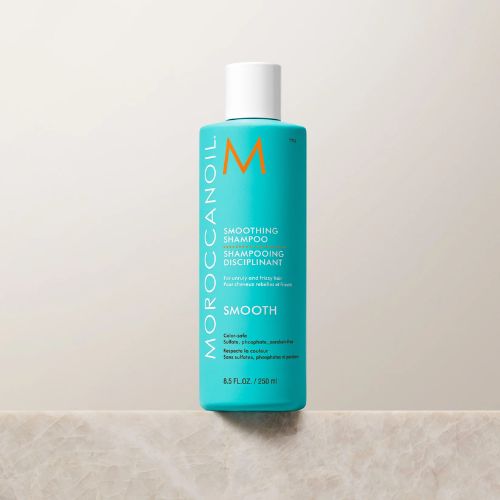 Ce shampoing infusé à l’huile et au beurre d’argan aidera vos cheveux à être plus lisses et plus faciles à coiffer jusqu’à 72 heures.