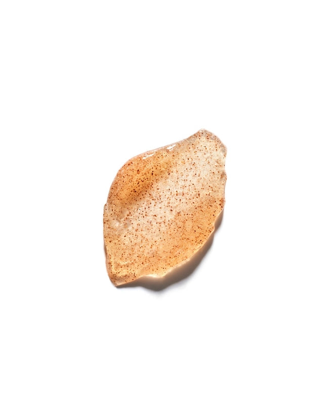 Ce gommage exfoliant de Moroccanoil à base de gel, contient de la poudre de noix d'argan et de la pierre ponce naturelle pour éliminer en douceur toutes les cellules mortes de la surface de la peau